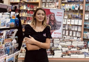 Beyza Alkoç imzalı Kar Küresi'nin film uyarlamasının vizyon tarihi belli oldu