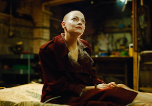 Yorgos Lanthimos imzalı Bugonia'dan yeni fragman yayınlandı
