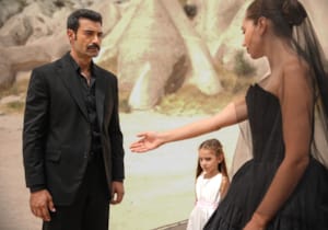 Kapadokya'da çekilen Sevdan Bir Ateş dizisinden ilk tanıtım yayınlandı