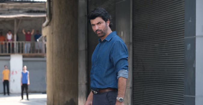 Engin Akyürek'in başrolünde yer aldığı Bereketli Topraklar'dan ilk tanıtım yayınlandı