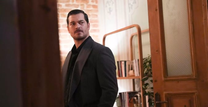 Çağatay Ulusoy ve Elçin Sangu'nun başrollerini paylaştığı Uykucu filminin vizyon tarihi belli oldu