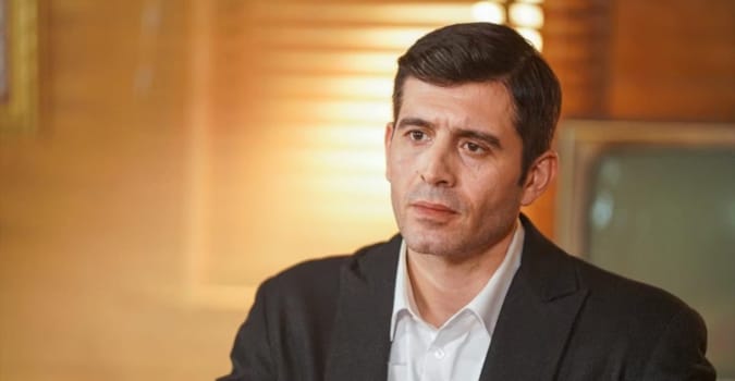 Kızılcık Şerbeti senaristlerinin yeni dizisi Anne Yarısı'nın çekimleri başladı