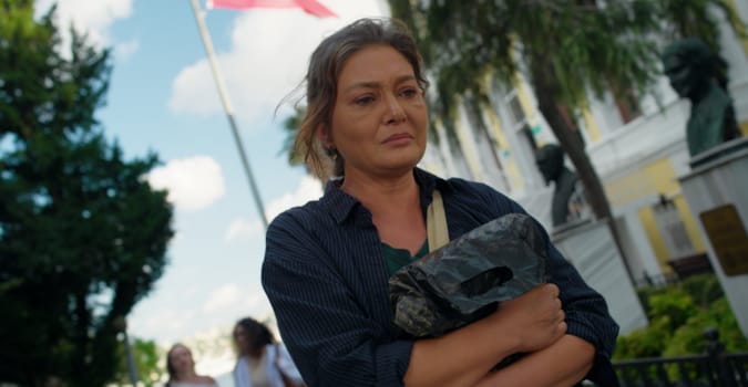 Nurgül Yeşilçay'ın yeni dizisi Ömür Usta'dan ilk tanıtım yayınlandı
