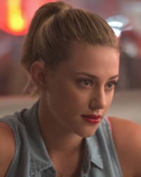 Lili Reinhart'ın fotoğrafı.