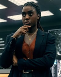 Lashana Lynch'ın fotoğrafı.