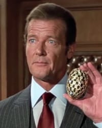 Roger Moore'nin fotoğrafı.