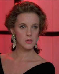 Elizabeth Perkins'in fotoğrafı.