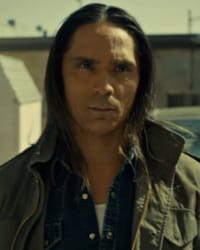 Zahn McClarnon'un fotoğrafı.