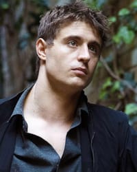 Max Irons