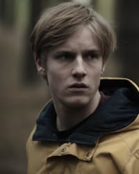 Louis Hofmann'ın fotoğrafı.
