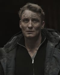 Oliver Masucci'nin fotoğrafı.