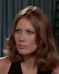 Maud Adams'ın fotoğrafı.