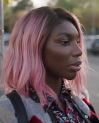 Michaela Coel'in fotoğrafı.