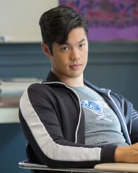 Ross Butler'in fotoğrafı.