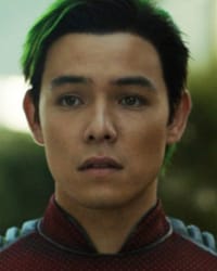Ryan Potter'in fotoğrafı.