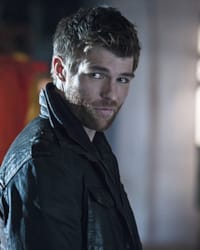 Liam McIntyre'nin fotoğrafı.