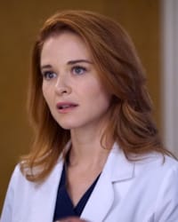 Sarah Drew'in fotoğrafı.