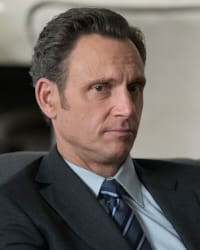 Tony Goldwyn'un fotoğrafı.