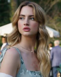 Grace Van Patten'in fotoğrafı.