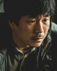 Ik-joon Yang'ın fotoğrafı.