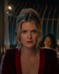 Meghann Fahy'ın fotoğrafı.