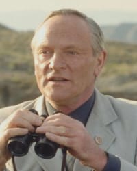 Julian Glover'in fotoğrafı.