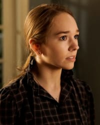 Holly Taylor'un fotoğrafı.