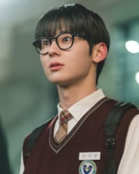 Min-Hyun Hwang'ın fotoğrafı.