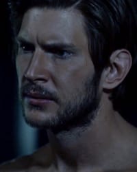 Greyston Holt'un fotoğrafı.