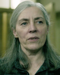 Saskia Reeves'in fotoğrafı.