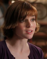 Renée Felice Smith'in fotoğrafı.