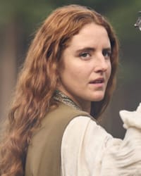 Louisa Harland'ın fotoğrafı.