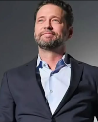 Jason Priestley'in fotoğrafı.
