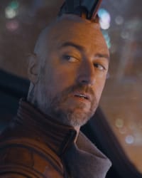 Sean Gunn'un fotoğrafı.