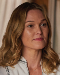 Julia Stiles