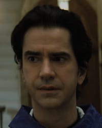 Hamish Linklater'in fotoğrafı.