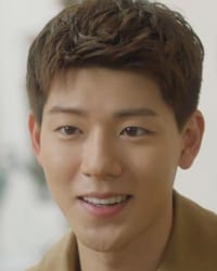 Bae Hyun-Sung'un fotoğrafı.