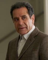 Tony Shalhoub'un fotoğrafı.