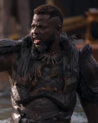 Winston Duke'nin fotoğrafı.